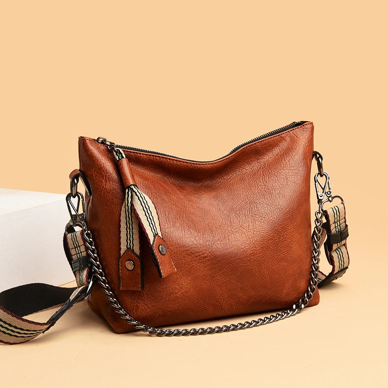 Shoulder Bag for Women Chain High Capacity Handbag Travel Hand Bag