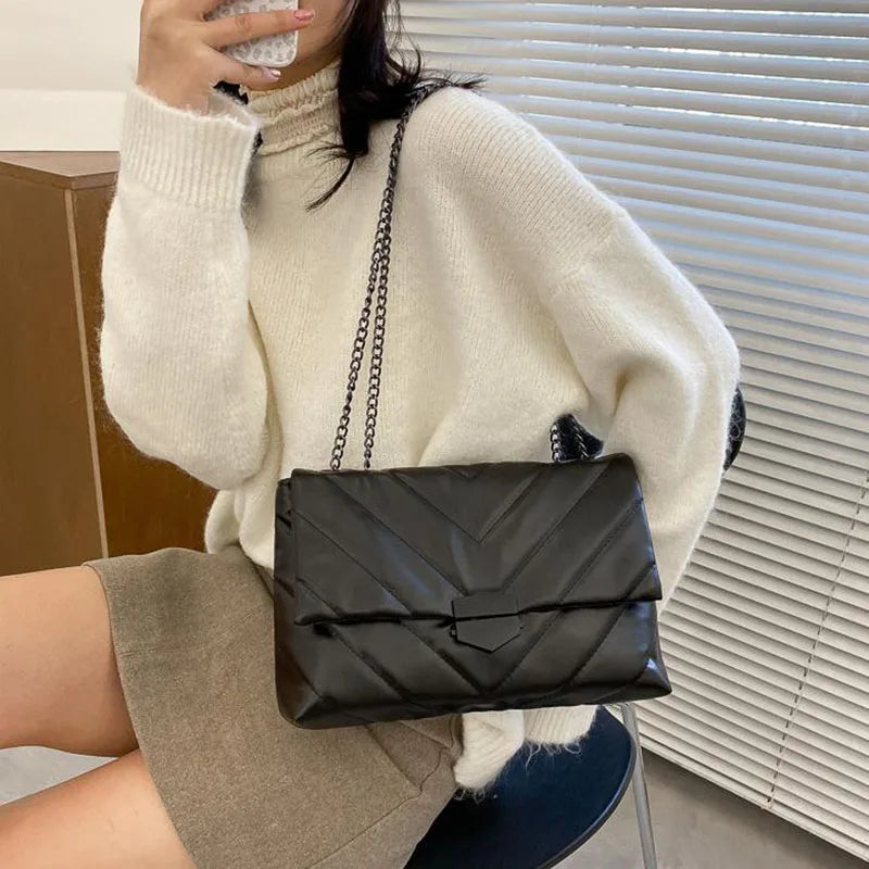 Women's Rhombus Embroidery Crossbody Bag Mini Handbag