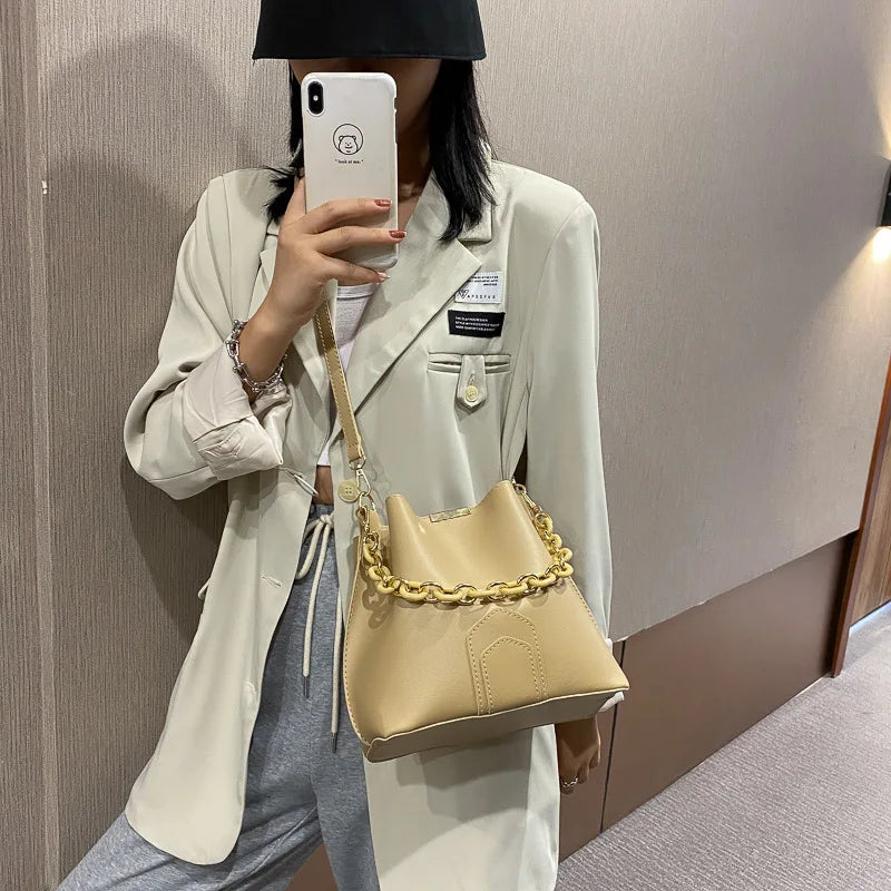 Women's Chain Tote Bucket Bag High-quality Pu Leather Handbag