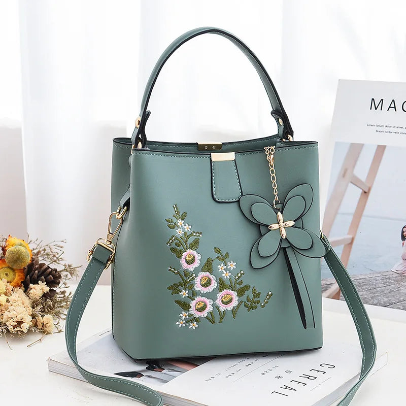 Retro One-Shoulder Messenger Bucket Bags