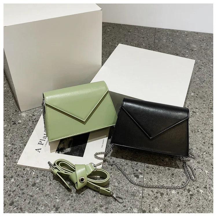 Famous Shoulder Messenger Bags Triangle Cover Women Purse and Handbags