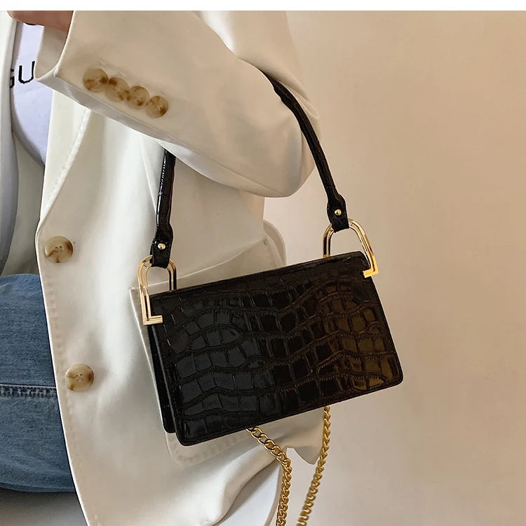 High-end Crocodile Pattern Underarm Bag with Chain Shoulder Strap