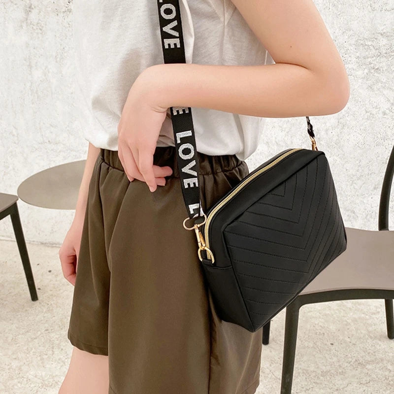 Chain Crossbody Bags for Women, Small Leather Shoulder Bag, Waterproof Pouch