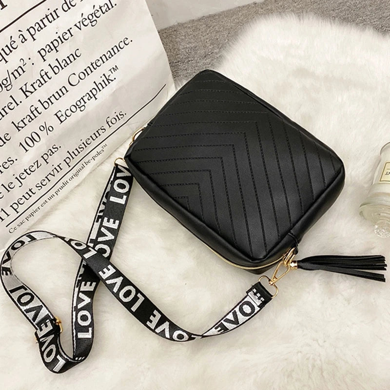 Chain Crossbody Bags for Women, Small Leather Shoulder Bag, Waterproof Pouch
