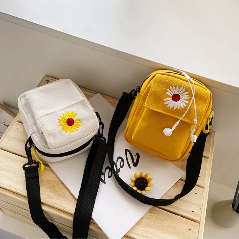 Vintage Daisy Sling Bag Embroidered Canvas Crossbody Shoulder Bag