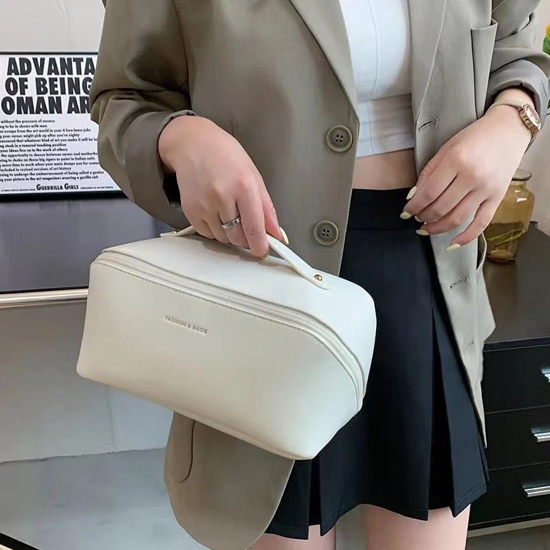 Large Capacity Portable Makeup Bag Women Cosmetic Bag Toiletries Organizer