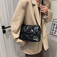 Lingge Acrylic Chain Padded Crossbody Bag Winter