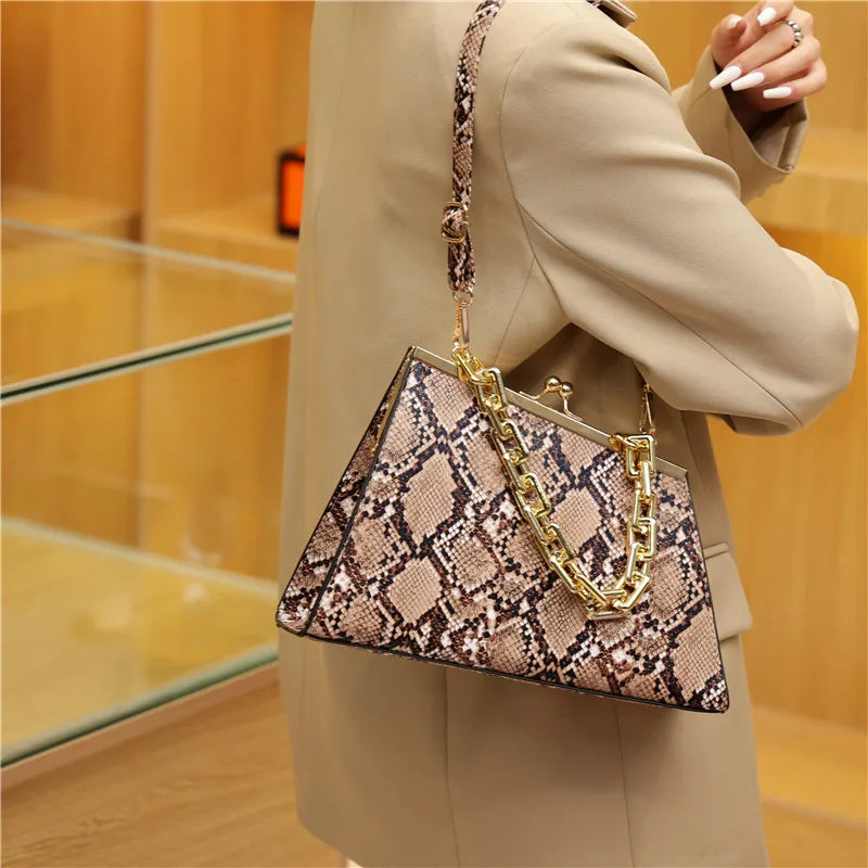 Serpentine Crossbody Bag Thick Chain Shoulder Bag