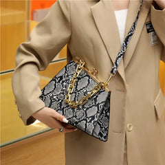 Serpentine Crossbody Bag Thick Chain Shoulder Bag