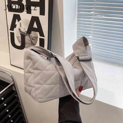 Quilted Shoulder Bag for Travel Shopping