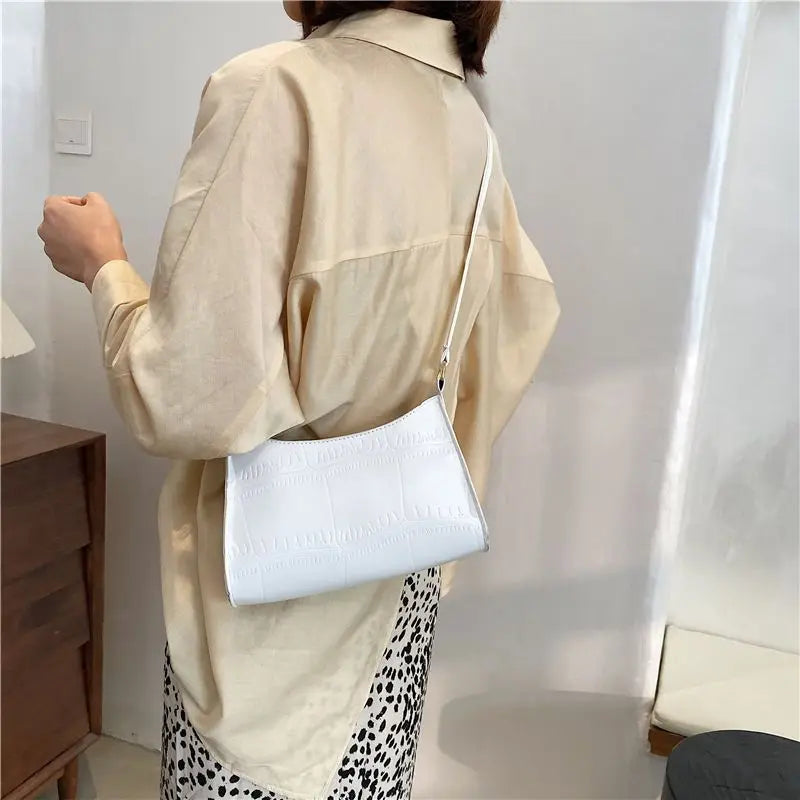 Retro One Shoulder Armpit Bag Women Crossbody Personalized