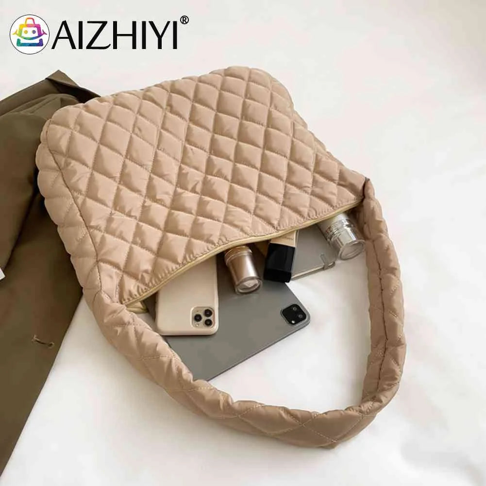 Large Capacity Quilted Messenger Bag for Shopping