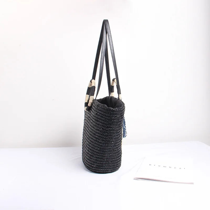 Woven Straw Shoulder Bag with Tassel, Ideal for Travel and Beach