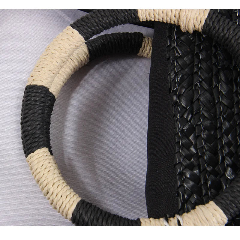 Woven Straw Shoulder Bag with Tassel, Ideal for Travel and Beach