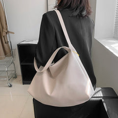 Fashionable Shoulder Bags with Big Pockets for Women