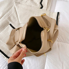 Fashionable Shoulder Bags with Big Pockets for Women