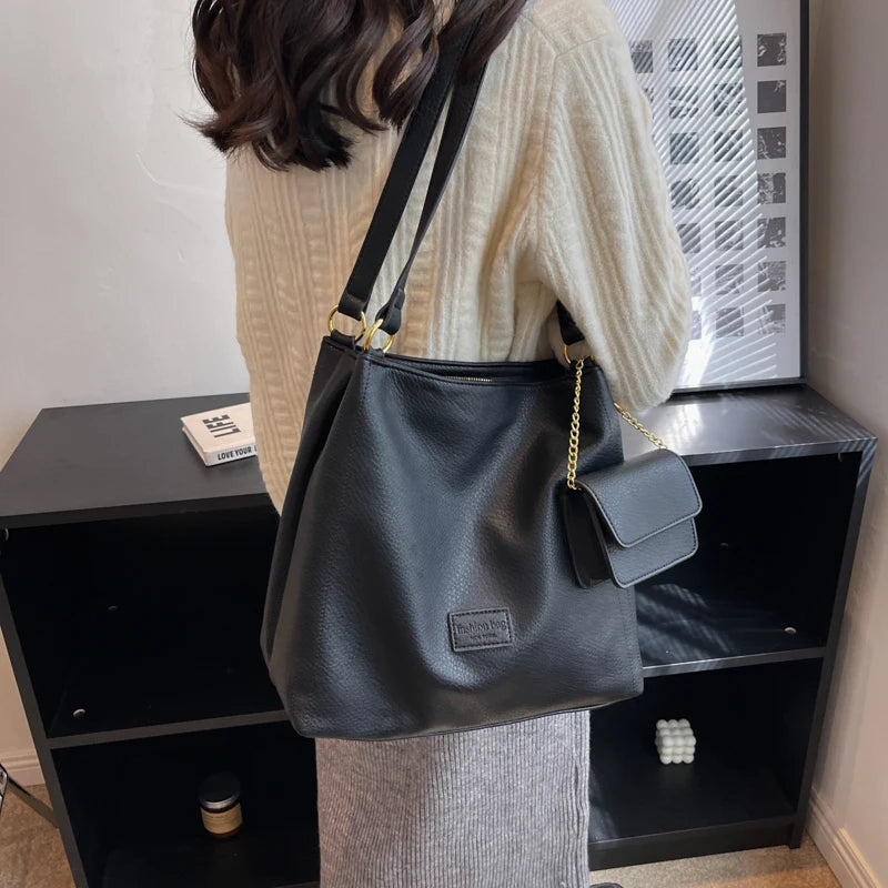 Fashionable Shoulder Bags Soft Adjustable Strap Big Pockets PU Leather