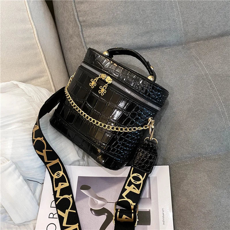 Crocodile Pattern Texture Bucket Bag with Shoulder Strap
