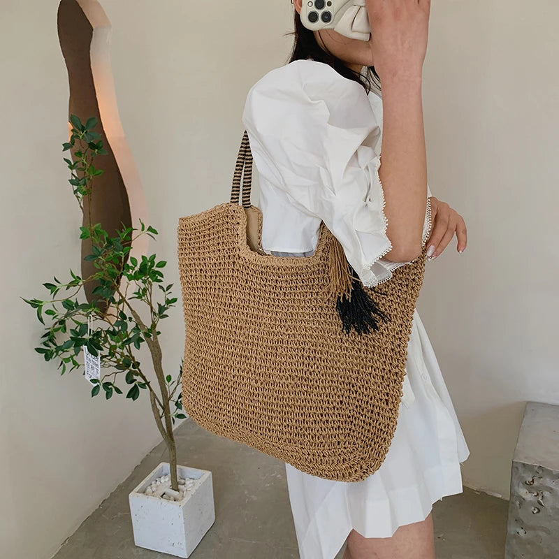 Hand-woven Women's Bohemian Straw Shoulder Bag
