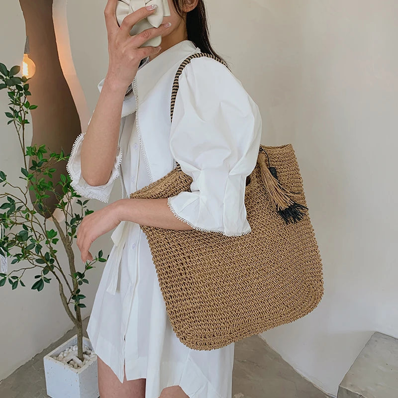 Hand-woven Women's Bohemian Straw Shoulder Bag