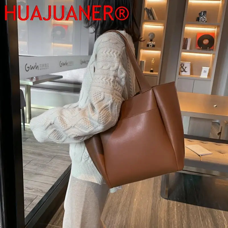 Soft Leather Woman Tote Shopper Handbag with Outer Pocket