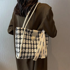 Large Capacity Women's Shoulder Bag for Commuting and Shopping