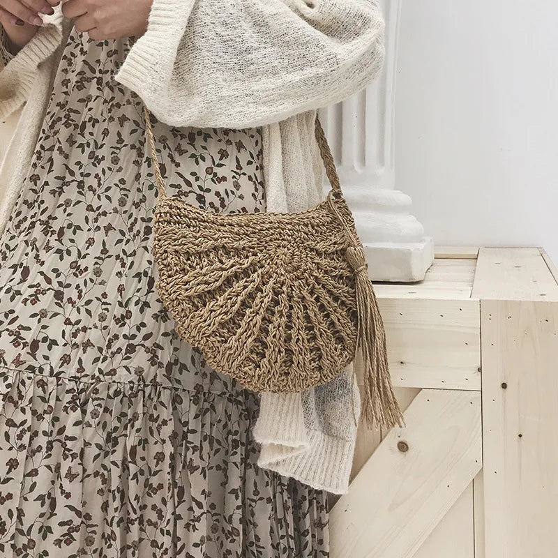 Tassel Rattan Beach Bag Straw Bucket Bag with Tassels