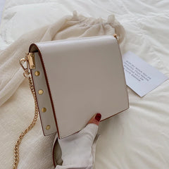 Women's Rivet Messenger Bag Waterproof Chain Handbag