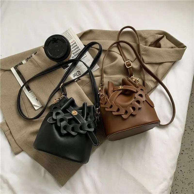 Net Red Shoulder Cross Body Bucket Bag for Fall/Winter