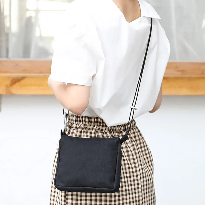 Leisure Canvas Shoulder Bag with O-ring Zipper
