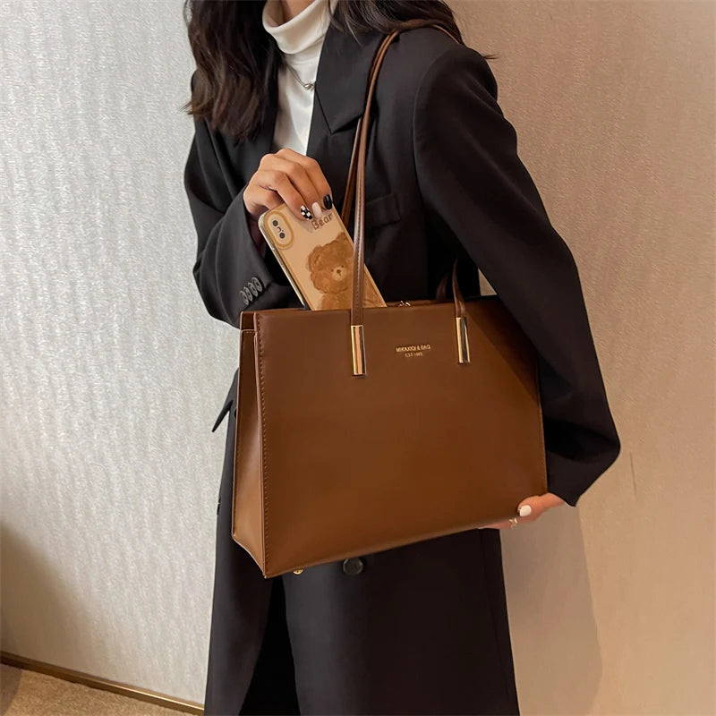 Women's Casual Shoulder Bag for Fall/Winter Commuting
