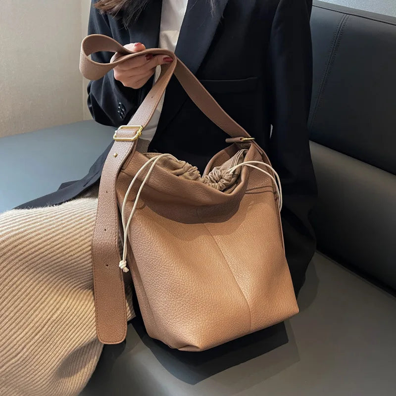 Large Capacity Bucket Bag With Wide Shoulder Strap Women's Bag