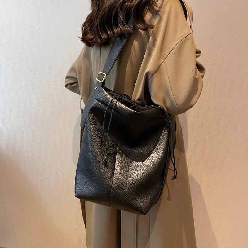 Large Capacity Bucket Bag With Wide Shoulder Strap Women's Bag