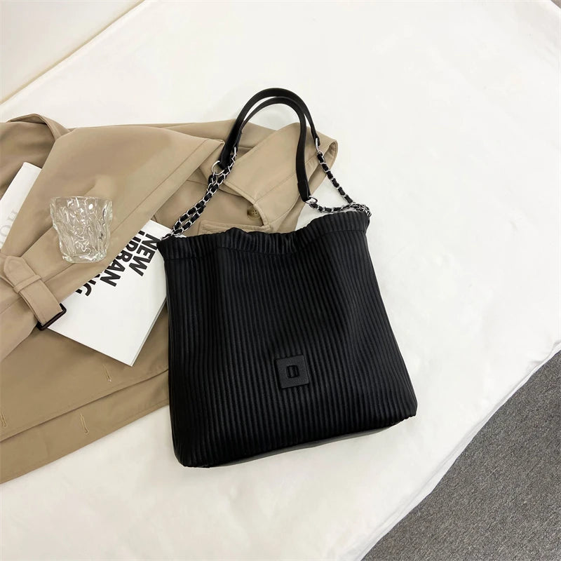 Western Style Shoulder Bags Texture Chains Large Capacity Handbag