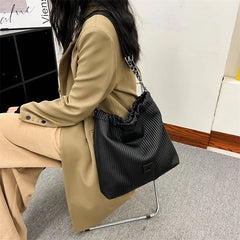 Western Style Shoulder Bags Texture Chains Large Capacity Handbag