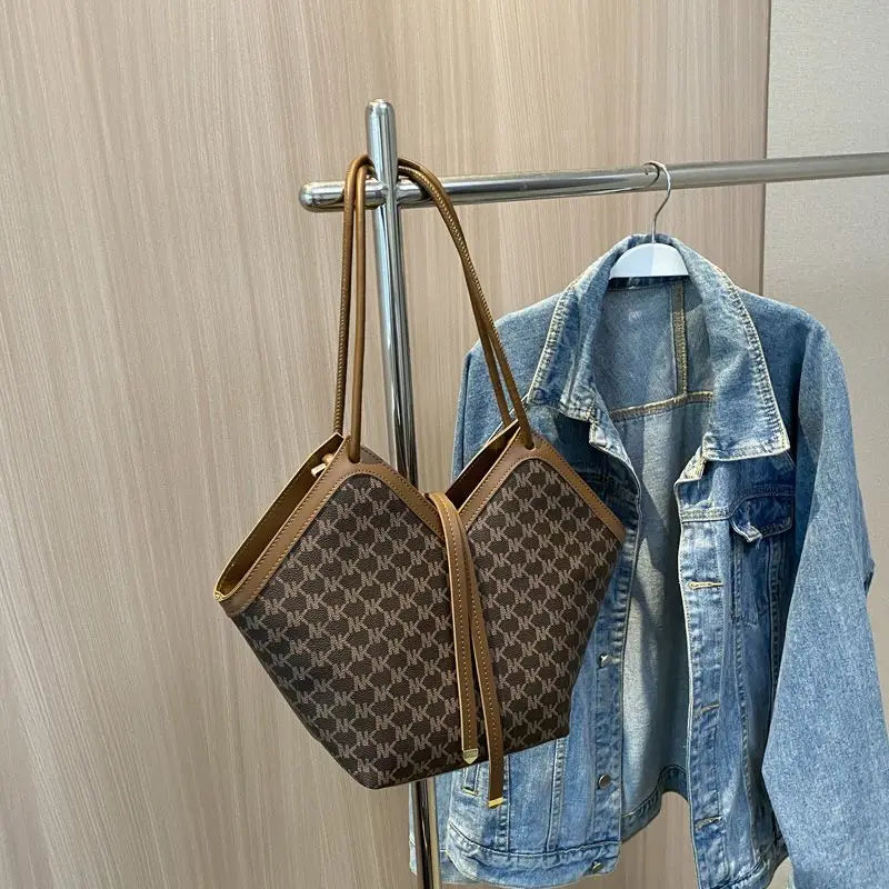 Large Capacity Women's Shoulder Bag All-Matching Western Style Tote Bag
