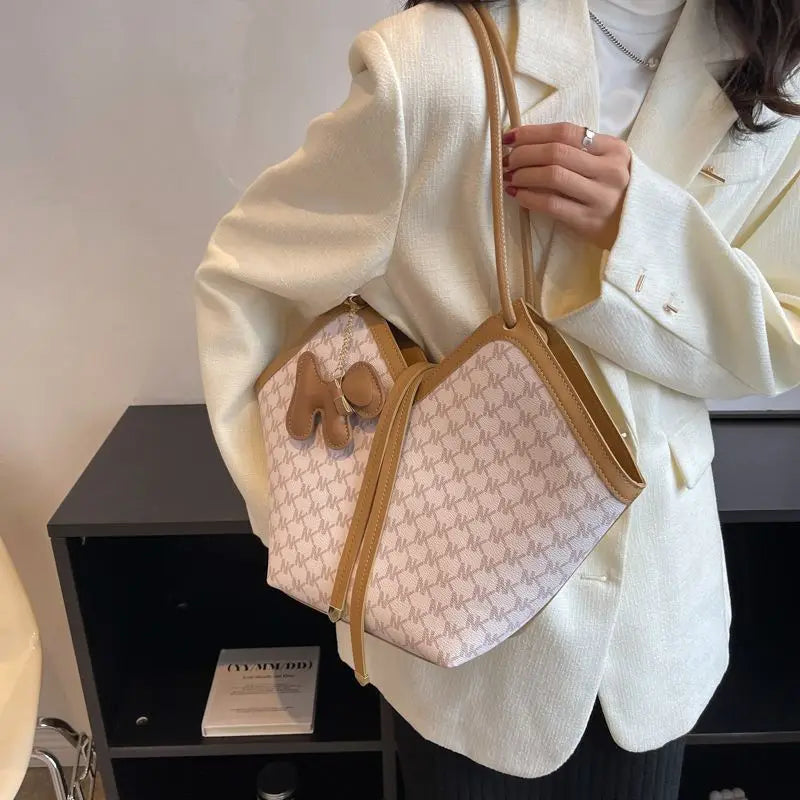 Large Capacity Women's Shoulder Bag All-Matching Western Style Tote Bag