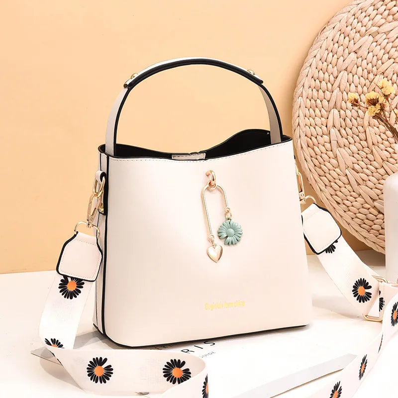 Daisy Bucket Bag Large Capacity Shoulder Messenger Bag