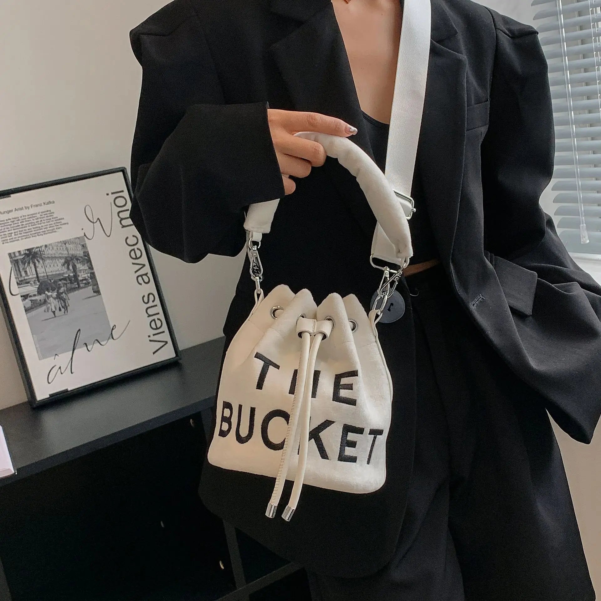 Faux Fur Plush Bucket Bag Handbag for Women