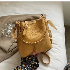 One-Shoulder Bucket Women's Messenger Bag