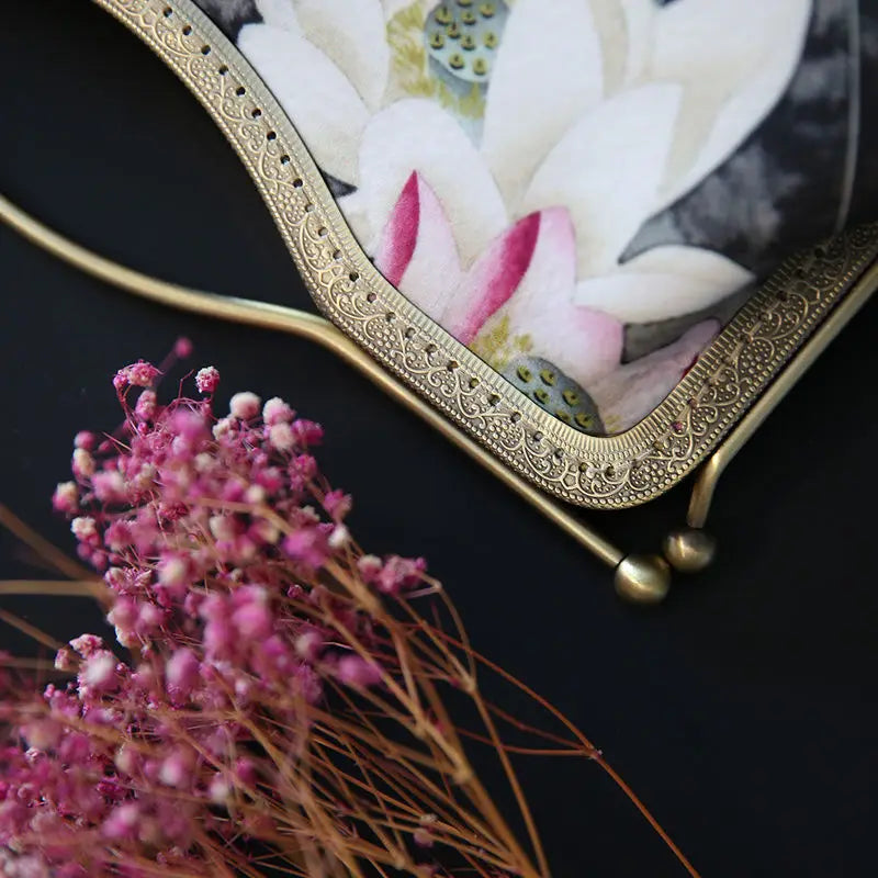 Vintage Shell Lock Crossbody Bag Women's Handbags Purse