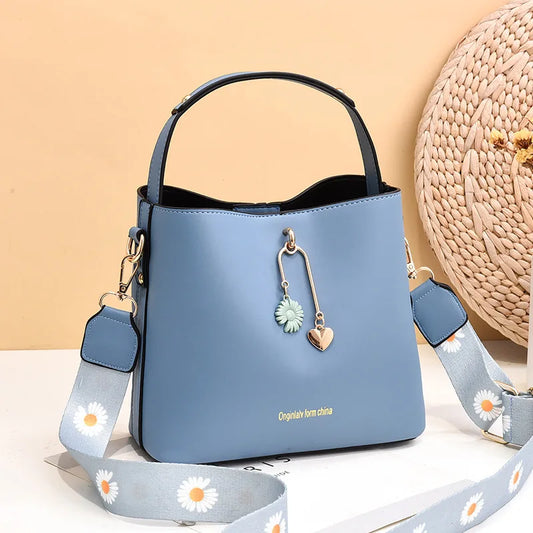 Net Celebrity Women's Bag Personality Bucket Bag Large-capacity Messenger Bag