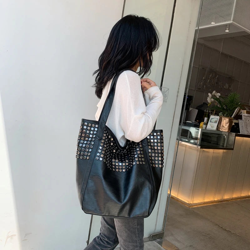 Arrival Women's Rivet Chain Foldable Shoulder Bag