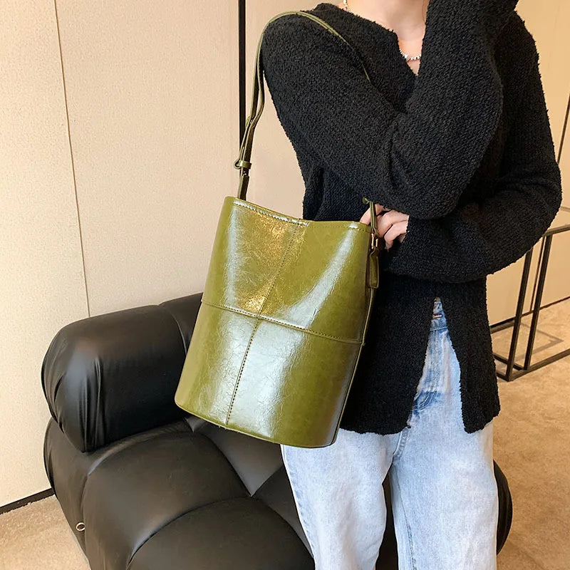 Large Capacity Bucket Bag Western Style Female Shoulder Bags Retro Messenger