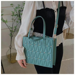 Hot Diamond Inlaid Leather Handheld Bag