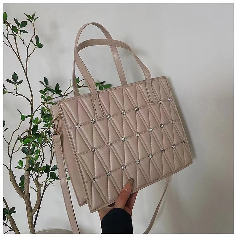 Hot Diamond Inlaid Leather Handheld Bag