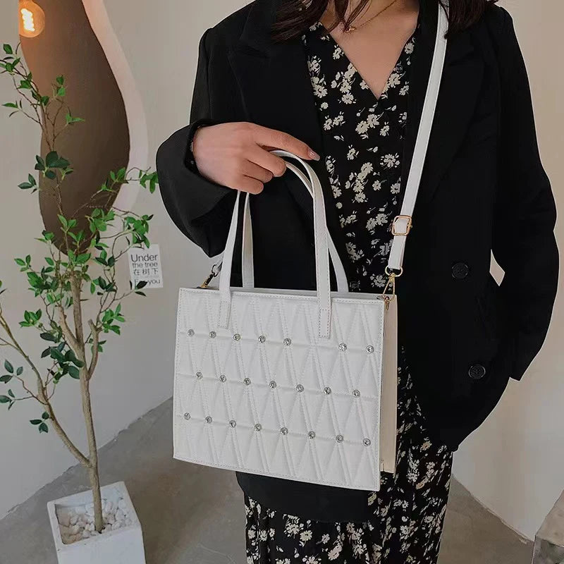 Hot Diamond Inlaid Leather Handheld Bag