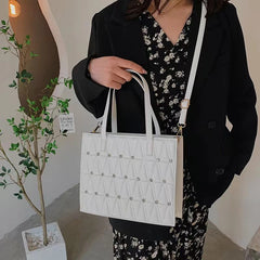 Hot Diamond Inlaid Leather Handheld Bag