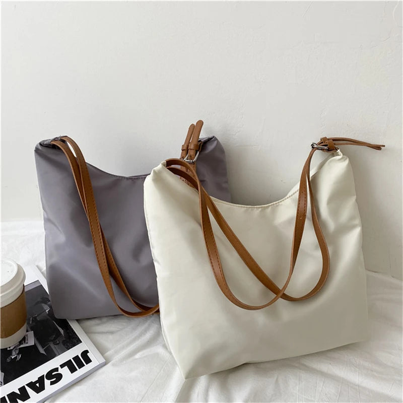 Adjustable Strap Canvas Women Handbag with Hasp