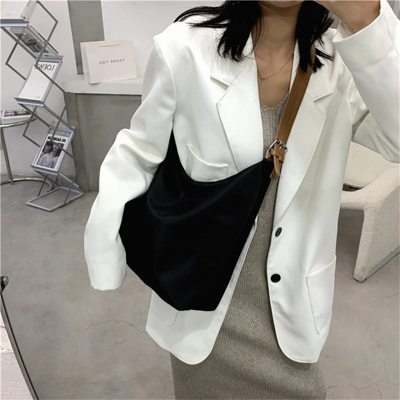 Adjustable Strap Canvas Women Handbag with Hasp
